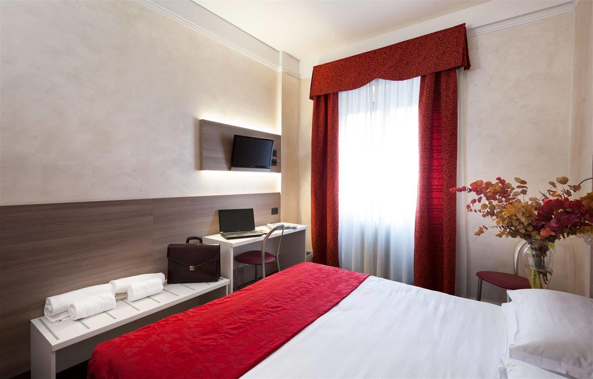 Hotel Gamma Milan Exterior photo